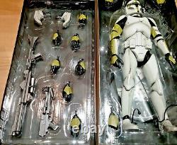 Clone Sergeant Sideshow collectibles 16 scale figure Militaries of Star Wars