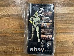 Star Wars Sideshow 1/6 Scale Clone Commander Phase 1 Armor NEW