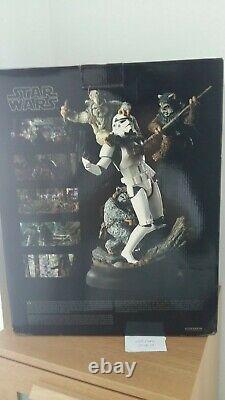 Star Wars Sideshow Fall of the Empire Ewoks vs. Stormtrooper Diorama RARE