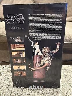 Star Wars Sideshow Padme vs Nexu Battle of Geonosis Arena Diorama NEW OPEN BOX