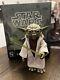 Star Wars / The Clone Warsmaster Yodasixth Scale Figuresideshow 100464