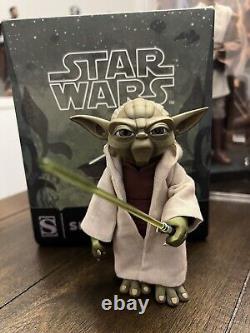 Star Wars / The Clone Warsmaster Yodasixth Scale Figuresideshow 100464