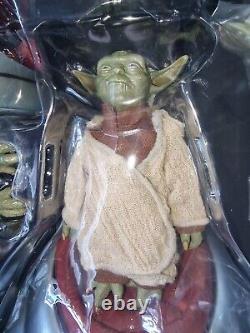 Figurine exclusive Star Wars Yoda Maître Jedi à l'échelle 1/6 de Sideshow