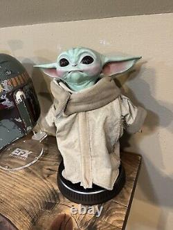 Grogu (Baby Yoda) de Sideshow - Figurine à l'échelle 1:1 avec boîte d'origine