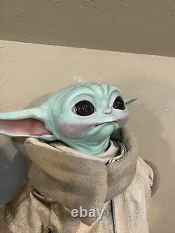 Grogu (Baby Yoda) de Sideshow - Figurine à l'échelle 1:1 avec boîte d'origine