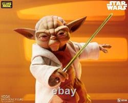 Guerre des étoiles Les Clone Wars Figurine à l'échelle 1:6 de Yoda Sideshow Toys