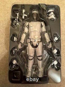 Jouets chauds MMS367 Star Wars Finn Premier Ordre Stormtrooper Sideshow Exclusive 1/6