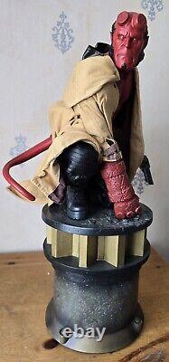 Sideshow Collectibles Hellboy 2 Figurine de Format Premium Édition Régulière