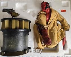 Sideshow Collectibles Hellboy 2 Figurine de Format Premium Édition Régulière