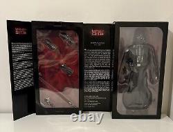Sideshow Sixth Scale Darth Vader Seigneurs des Sith Star Wars Épisode IV VGC  
<br/>
  <br/> 

(Note: 'VGC' is likely an acronym or abbreviation and its meaning is unclear without further context.)
