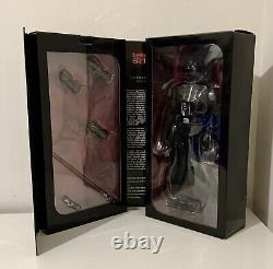 Sideshow Sixth Scale Darth Vader Seigneurs des Sith Star Wars Épisode IV VGC<br/><br/> (Note: 'VGC' is likely an acronym or abbreviation and its meaning is unclear without further context.)