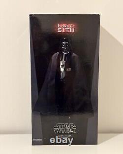 Sideshow Sixth Scale Darth Vader Seigneurs des Sith Star Wars Épisode IV VGC	
<br/>




<br/>
 (Note: 'VGC' is likely an acronym or abbreviation and its meaning is unclear without further context.)