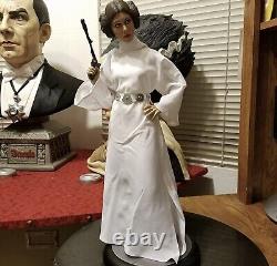 Statue de format premium de Princess Leia de Star Wars dans le style d'une attraction de cirque